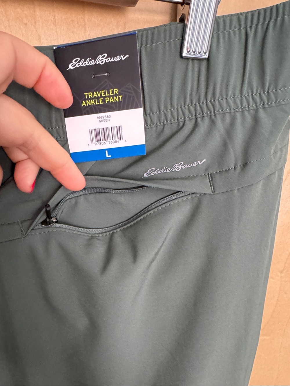 NWT women’s Eddie Bauer traveler ankle pants color green size Large item 1669563 - Picture 4 of 15